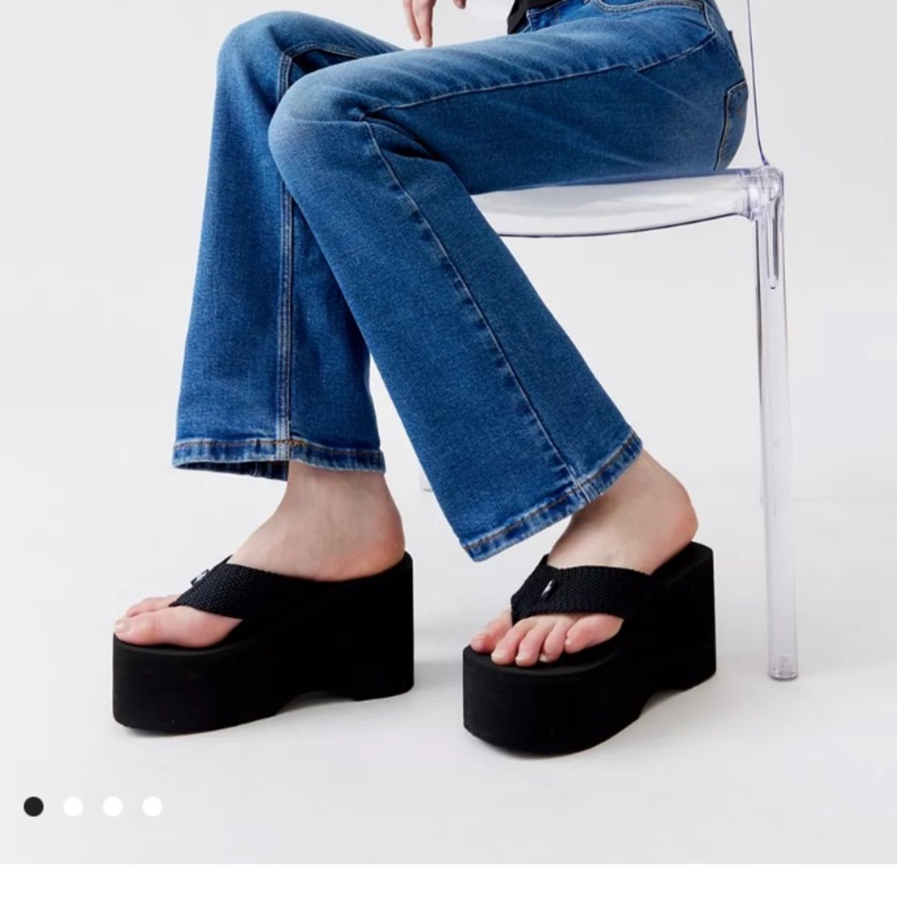 rocket dog big top platform thong sandal